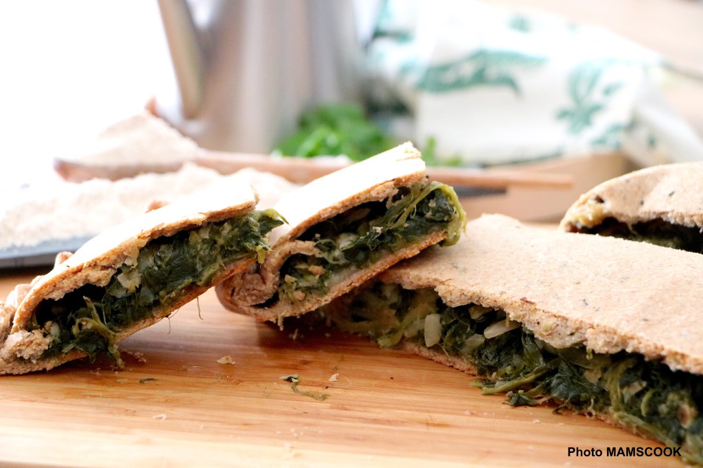 L'hortopita est un plat traditionnel, une tourte grecque toute verte! Pita c'est le pain et Horta c'est la verdure, les légumes verts. 